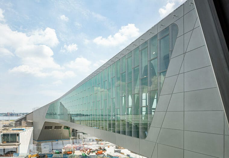 LGA Central Terminal Building - Bridge