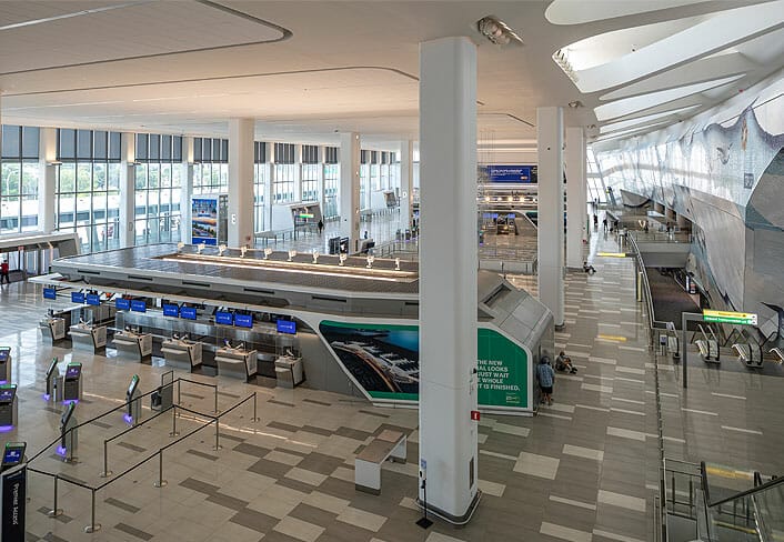 LGA-CTB-rep2 LGA Central Terminal Building - Check in area